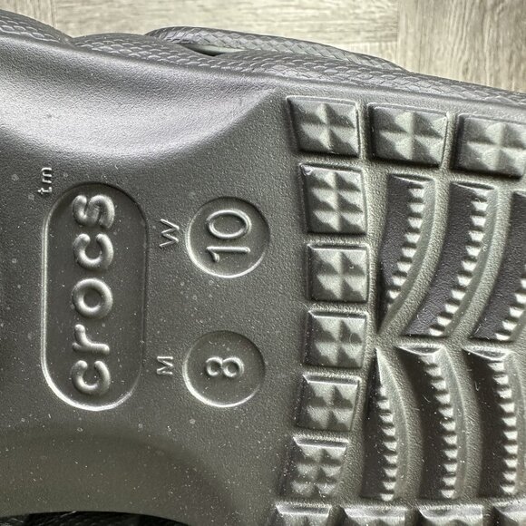 CROCS Lined Overpuff Women's size 10 Black Clogs - Picture 8 of 8